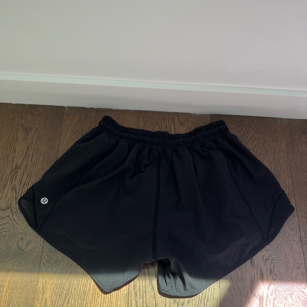 Size 6 lululemon running shorts